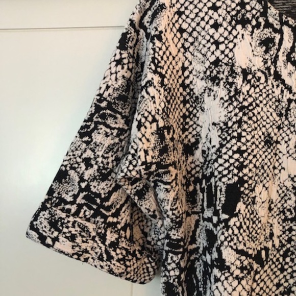 Cotton Innovation Top mid length sleeve with cuff Large - Picture 4 of 14